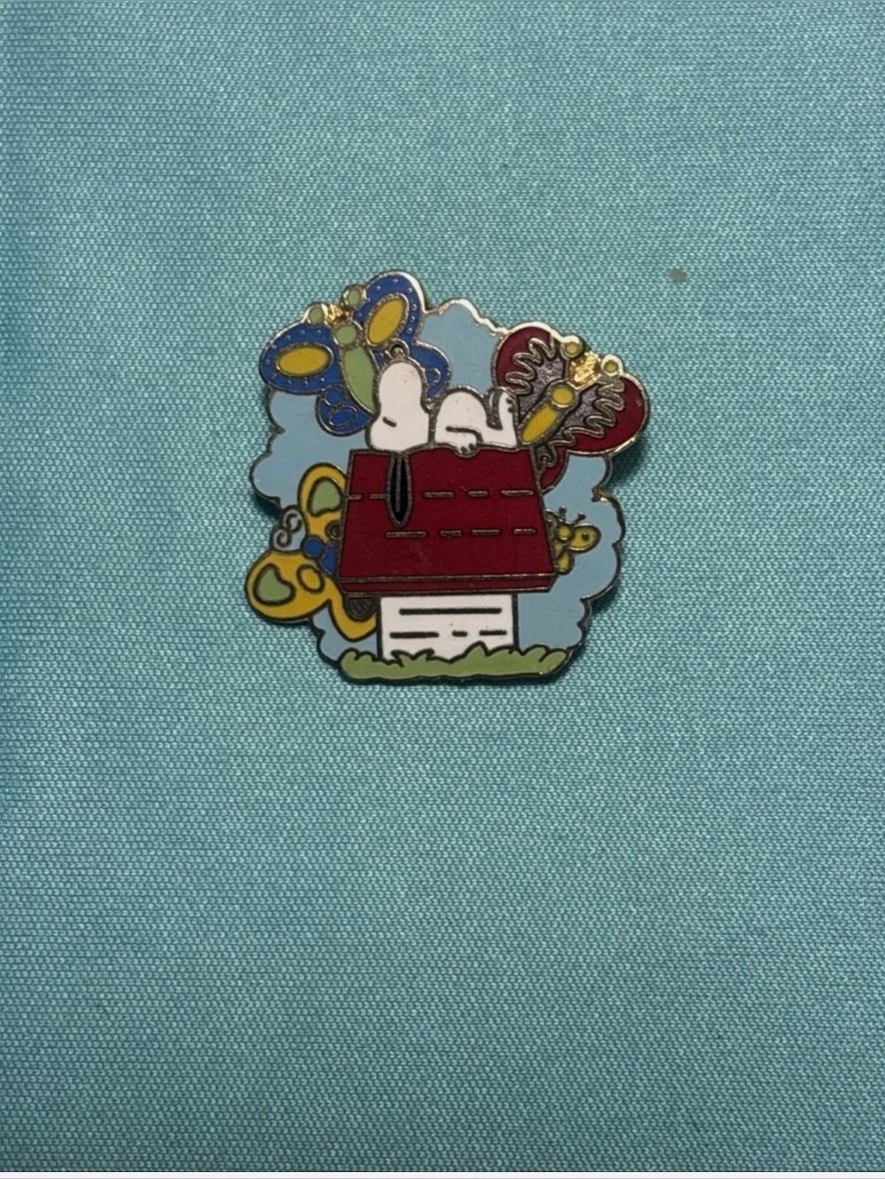 Peanuts Snoopy Enamel Pet Pin - Red Doghouse Design